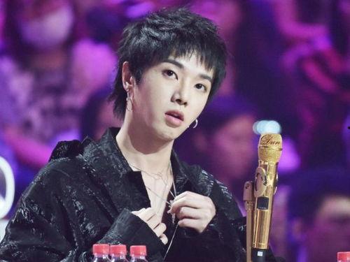 网红小灵一家爆料视频,揭秘家庭生活幕后真相  第1张