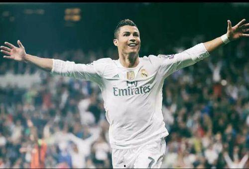 厄齐尔最新爆料图片,揭秘足球场上的不为人知故事  第1张